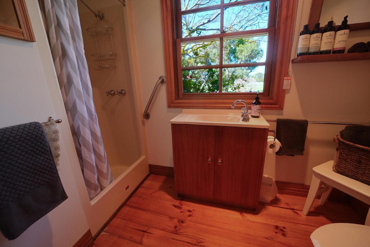 Cherry Plum Cottages Порт Феъри Екстериор снимка
