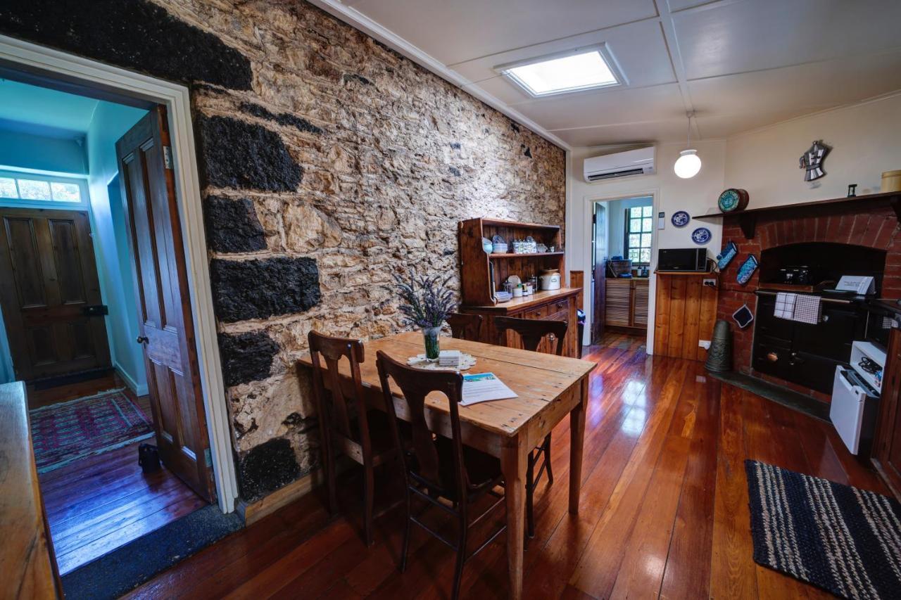 Cherry Plum Cottages Порт Феъри Екстериор снимка