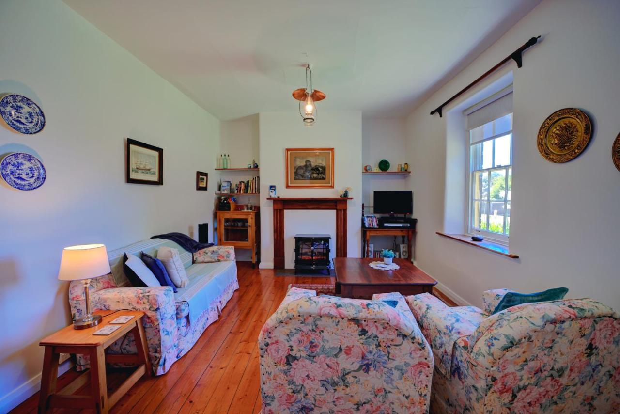 Cherry Plum Cottages Порт Феъри Екстериор снимка