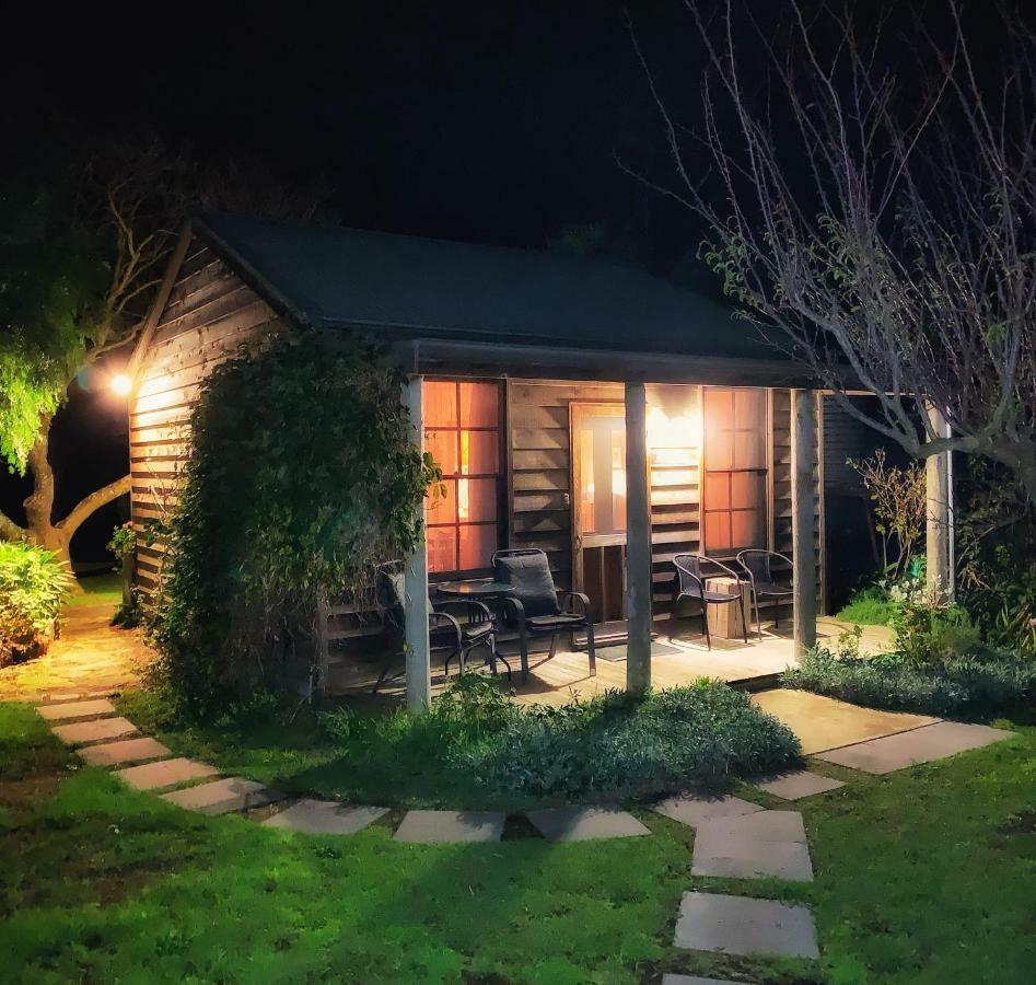Cherry Plum Cottages Порт Феъри Екстериор снимка